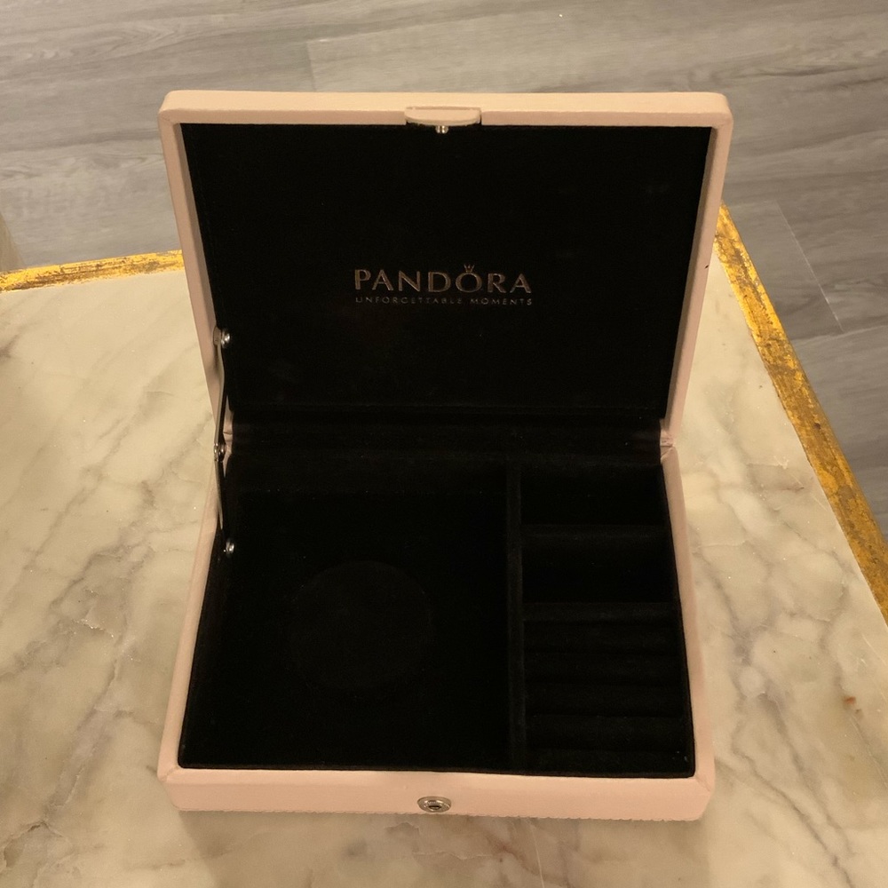 Pandora Unforgettable Moments Jewelry Box